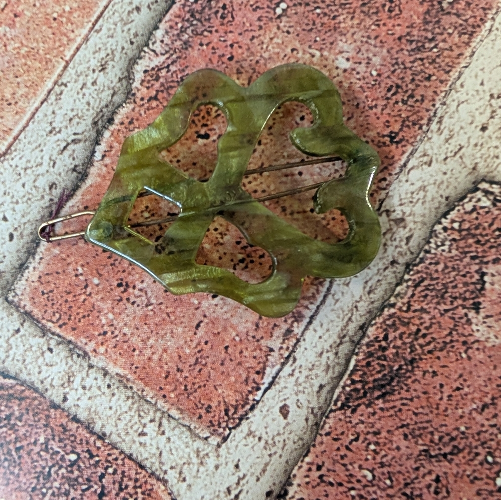 Vintage Hair Barrett Green Leaf-Shaped Hair Clip From The 1940s - Picture 4 of 4